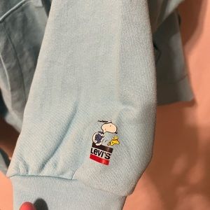 Levi’s x Peanuts Snoopy Sweatshirt Hoodie Pullover Sz Large Blue Soccer